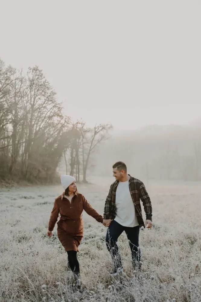 Une séance grossesse naturelle en plein hiver, près de Gaillac